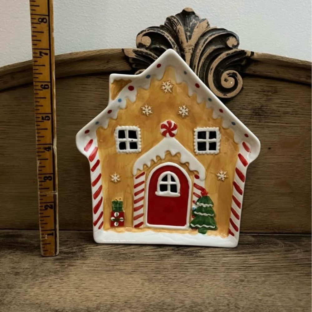Gingerbread house plate